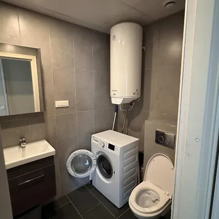 Vaeike 2-toaline Korter Apartman *